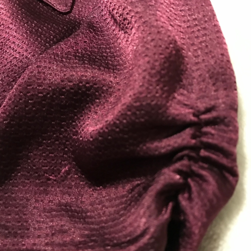 Flattering purple textured satiny blouse - Picture 2 of 4